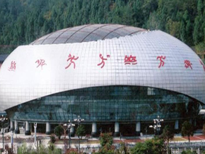 侯马体育中心球形网架加工安装